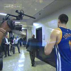 NBA球员因家庭原因暂停比赛，粉丝关注