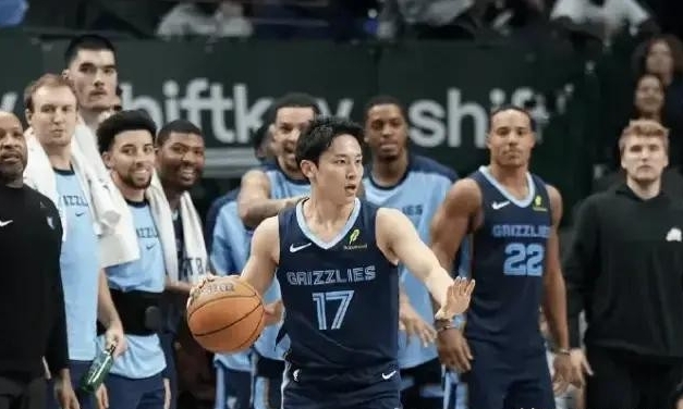 FB体育平台-灰熊队赛前集中训练，准备迎接本赛季首场比赛