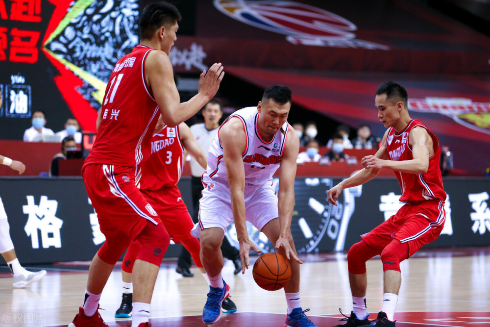 FB体育官网-强队与劲旅交手，一场胜负难分的对决