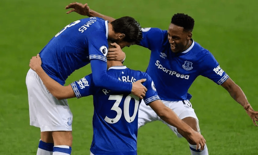 FB体育-莱切斯特城阵容调整正当时，球员状态火热