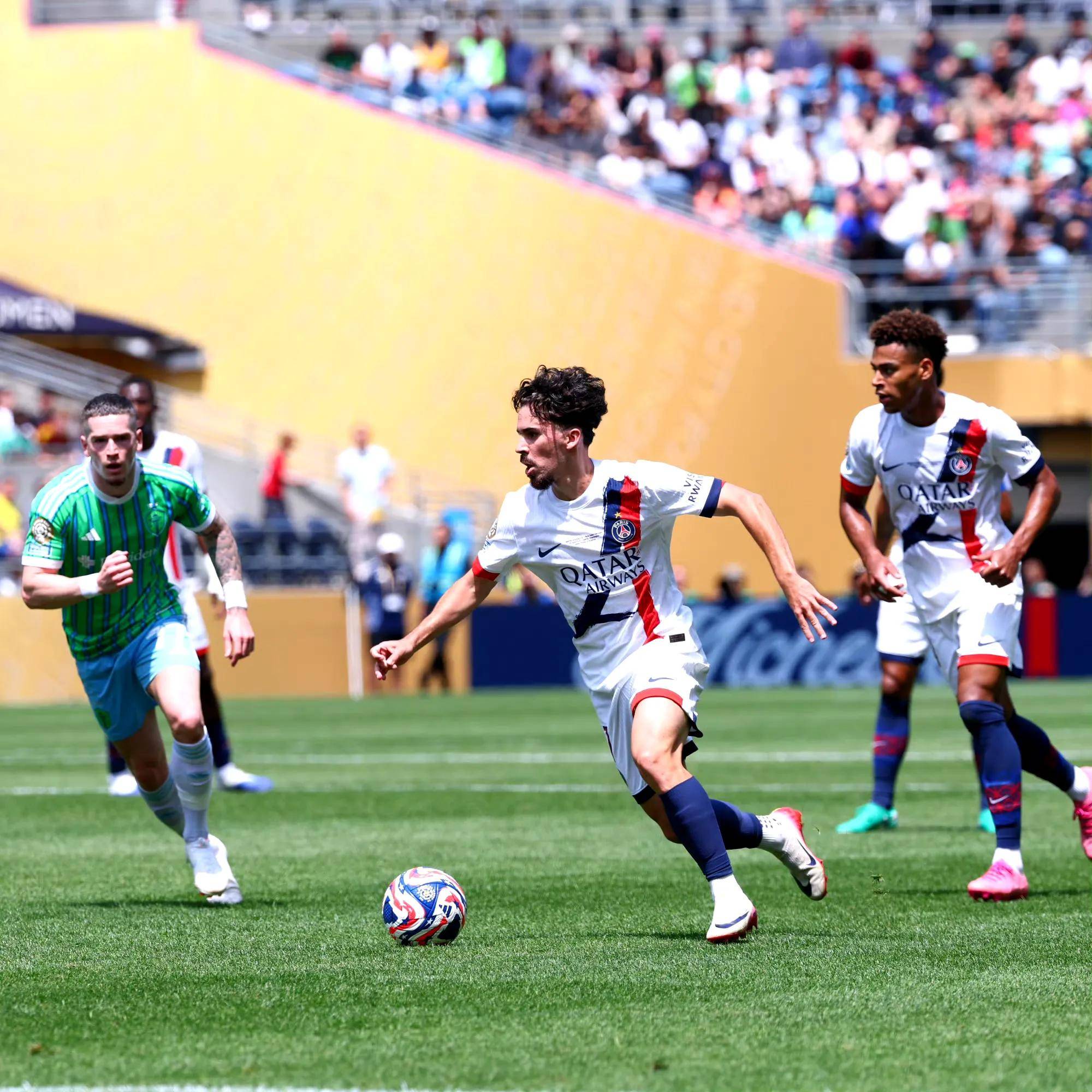 FB体育平台-马竞客场不敌强敌，积分榜上略显落后