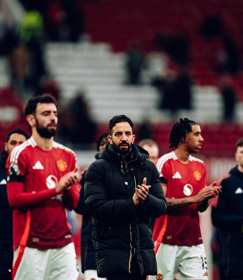 FB体育官方网站-曼联三连败，球员集训改进技战术