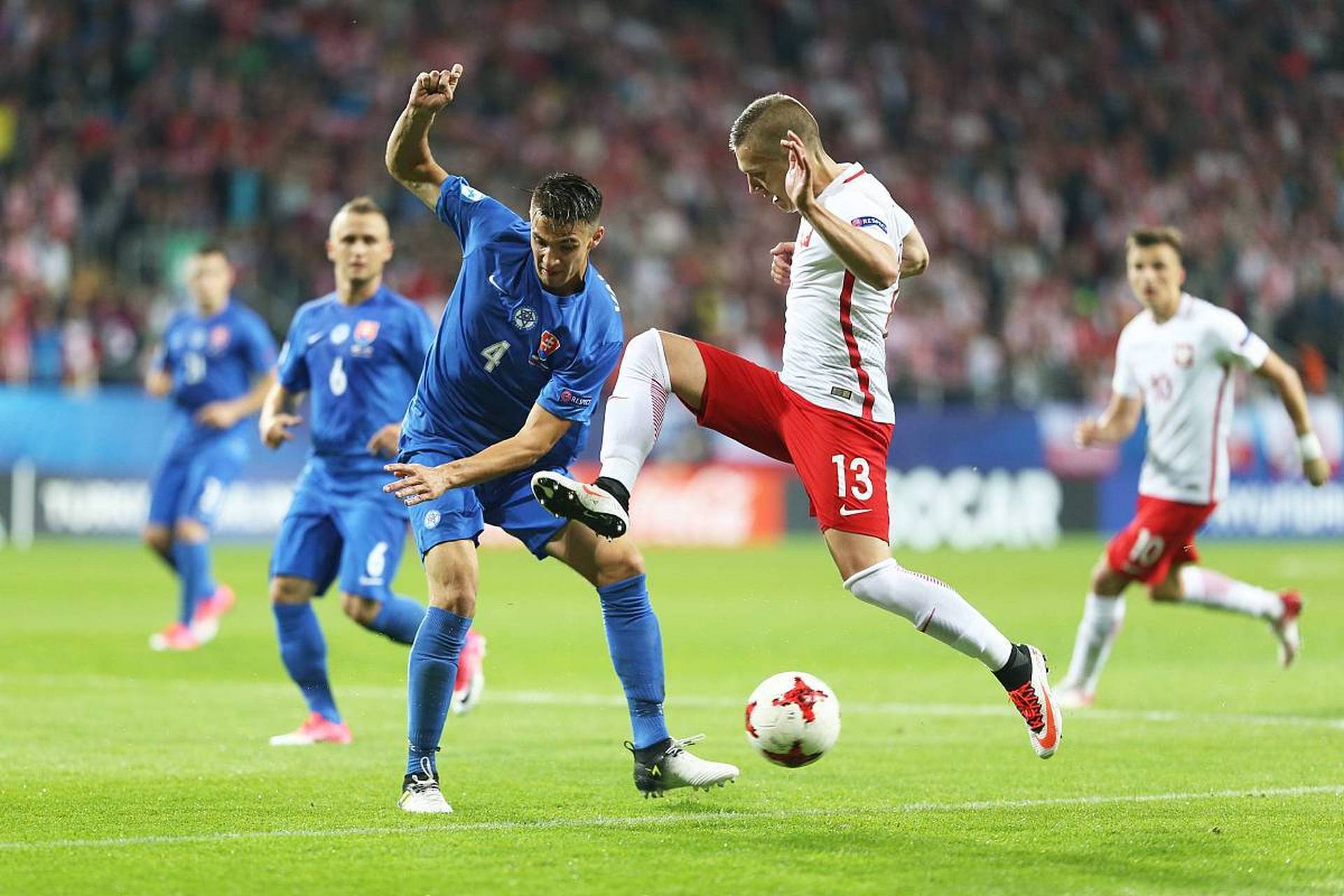 FB体育官网-荷兰队在欧国联赛中踢出高水平比赛