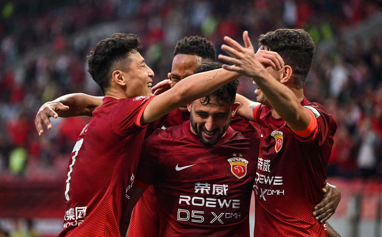 FB体育官网-卢森堡新星频传佳音，英甲冠军争夺悬念重重