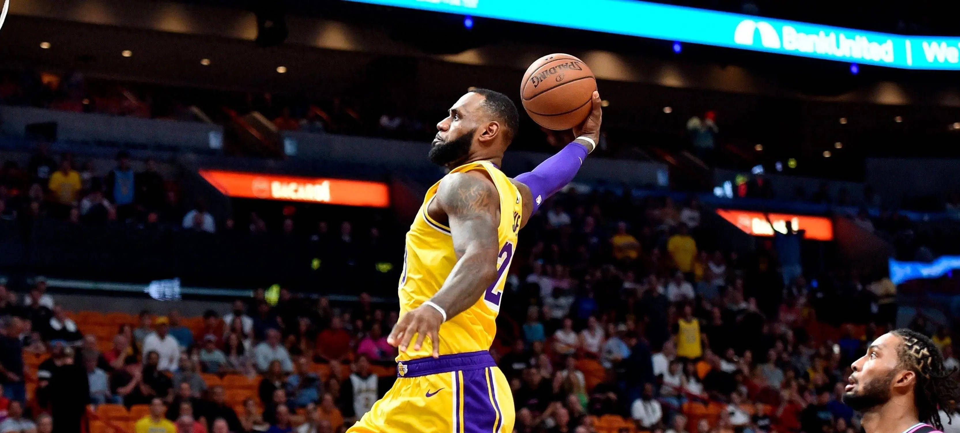 FB体育-湖人取得六连胜，詹姆斯++全面发挥