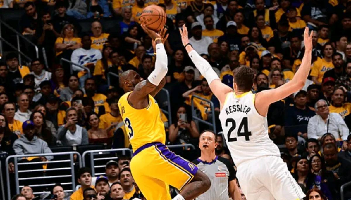 FB体育-湖人取得六连胜，詹姆斯++全面发挥