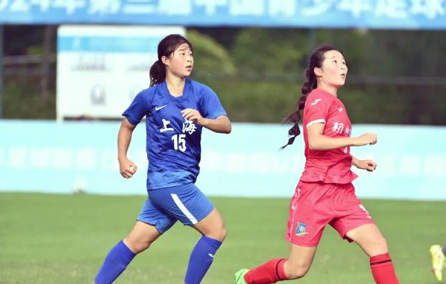 FB体育平台-女足比拼！赛场上的激烈角逐
