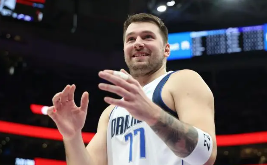 FB体育官方网站-雷霆不敌马刺连败三场，主帅面临压力