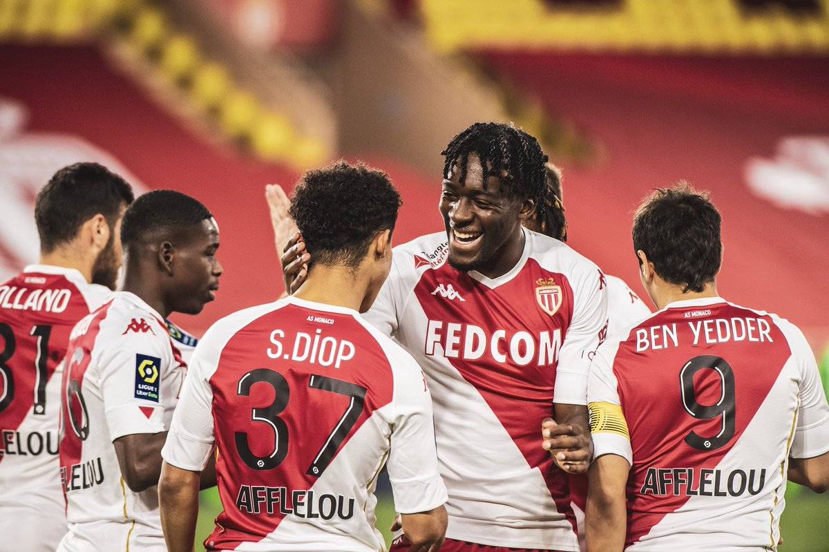 FB体育官网-小组赛精彩开打，法甲联赛新季掀起轰动！