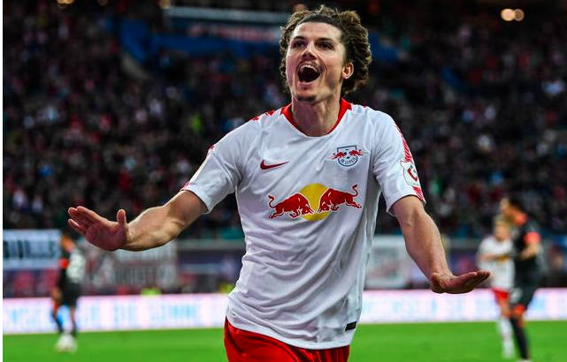 FB体育官网-沙尔克客场大捷，莱比锡队遭遇失利