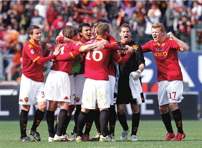 FB体育平台-罗马球员高兴地分享比赛胜利的幕后故事