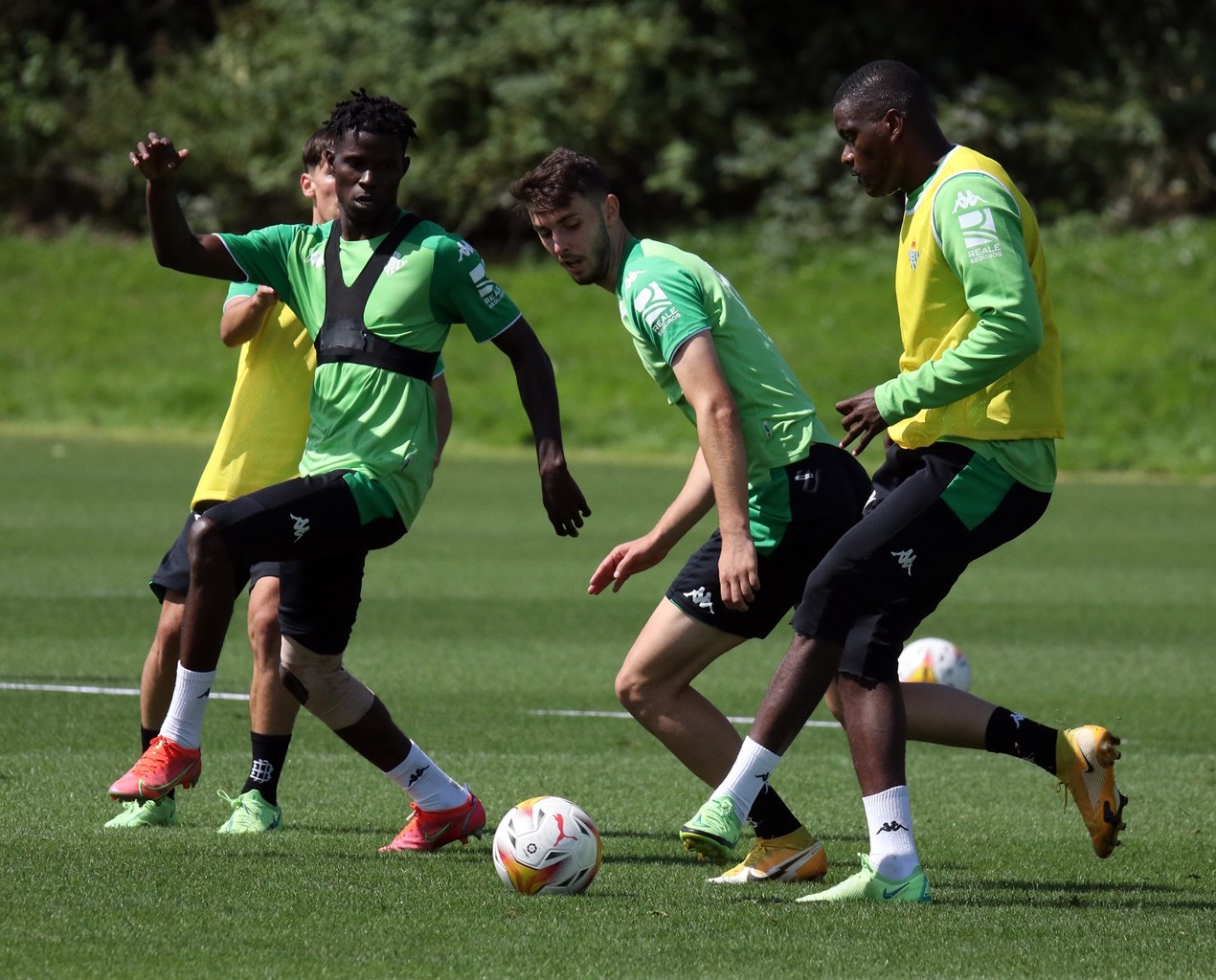 FB体育官网-沃尔夫斯堡马不停蹄，奔赴战场