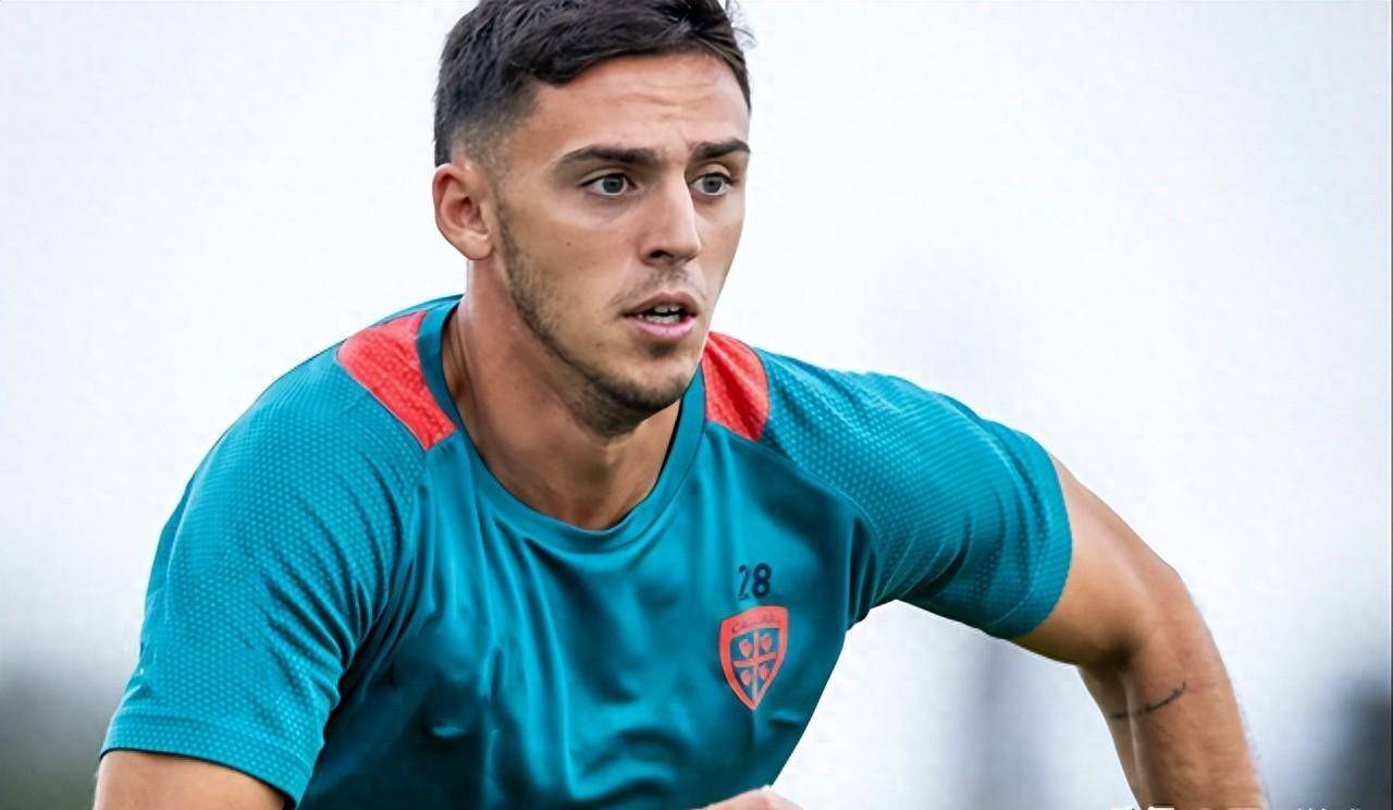 FB体育官网-欧洲足球赛事精彩纷呈，球员拼尽全力