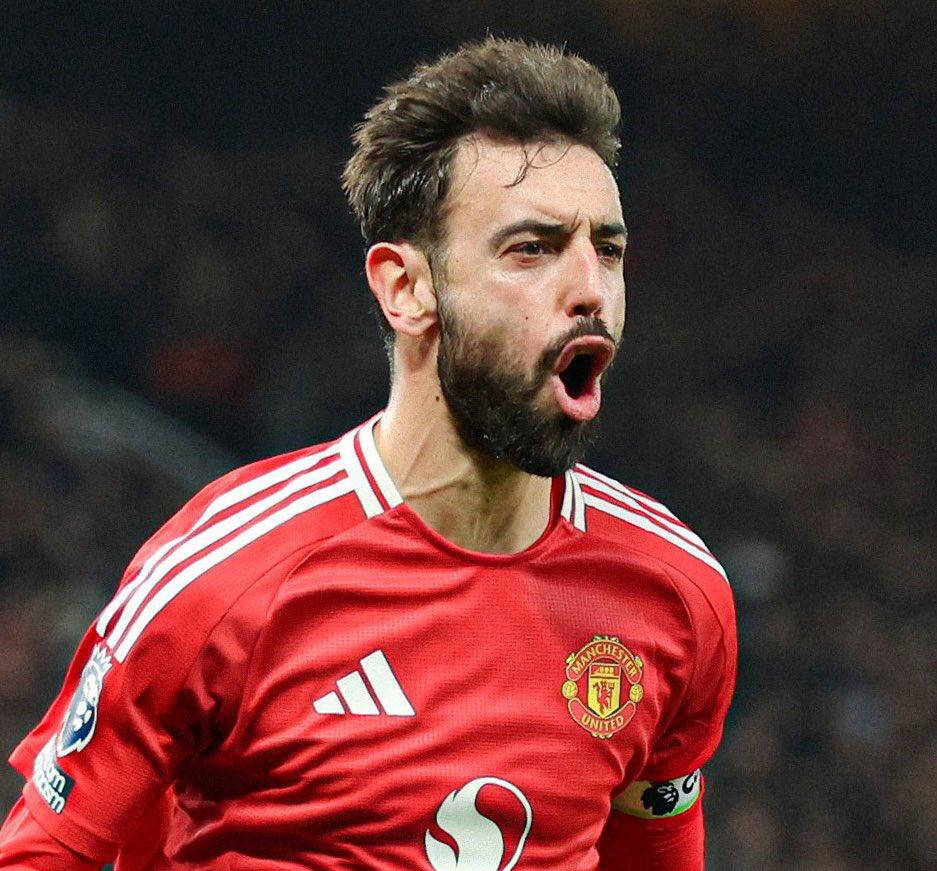 FB体育官方网站-曼联前锋布鲁诺获最佳射手奖杯