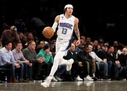 FB体育官方网站-沃尔夫汉普顿主场失利，颓势难挽