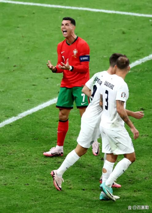 FB体育官方网站-葡萄牙队惊险逆转，成功晋级欧锦赛半决赛