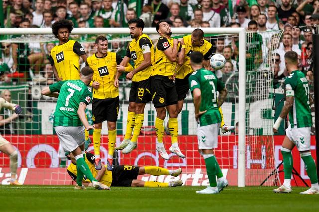 FB体育平台-不来梅惊险获胜，保持胜利势头！