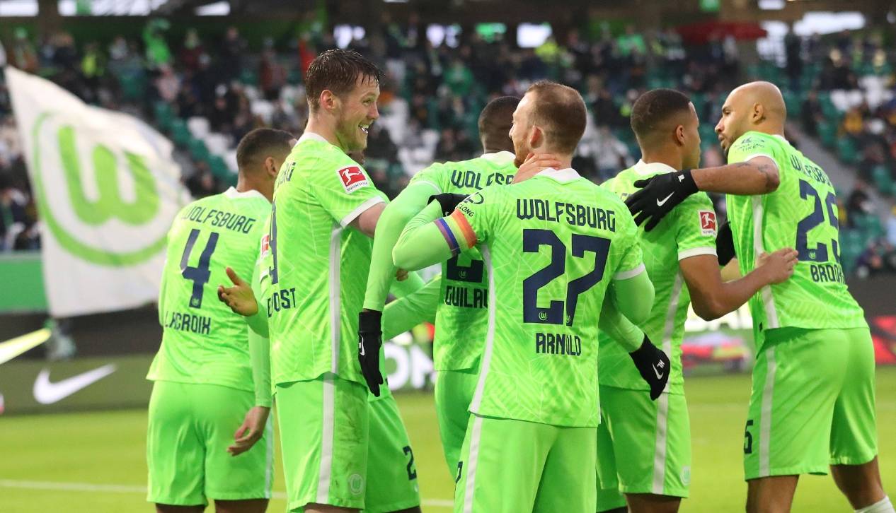 FB体育平台-不来梅惊险获胜，保持胜利势头！