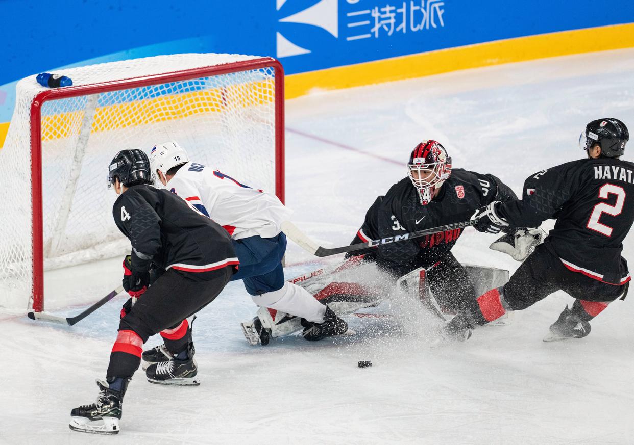 FB体育官方网站-冰岛队踢出精彩比赛，力夺胜利晋级半决赛