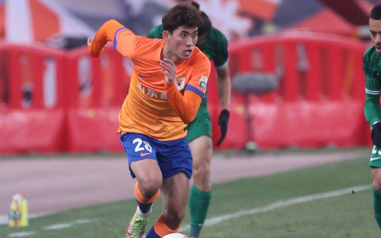 FB体育官网-足球赛事悬念揭晓：豪门对抗胜负难料