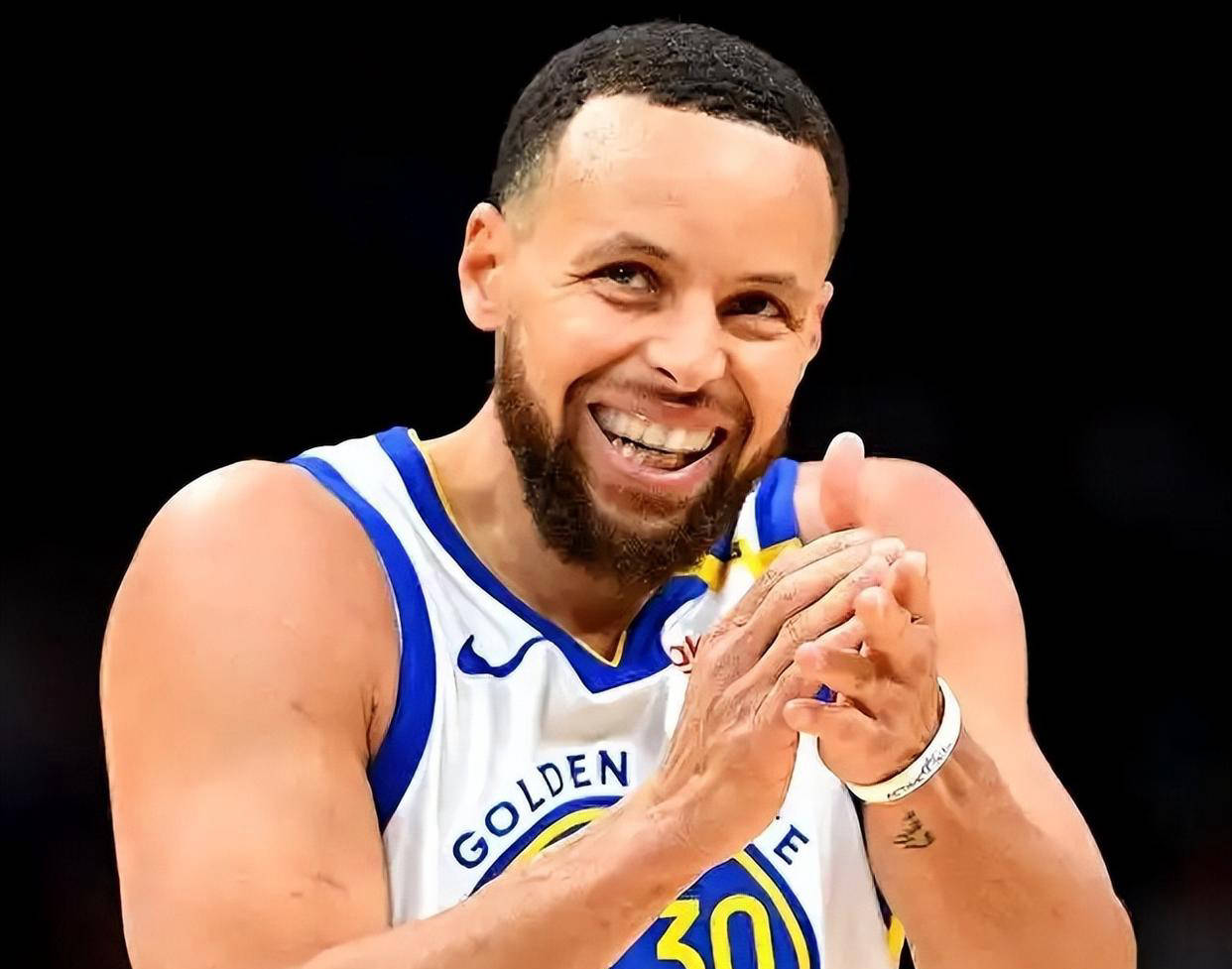 FB体育官网-勇士客场逆转开拓者，库里全场最佳表现实现胜利