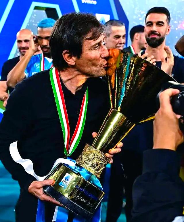 FB体育官网-那不勒斯客场击败国际米兰，取得关键胜利