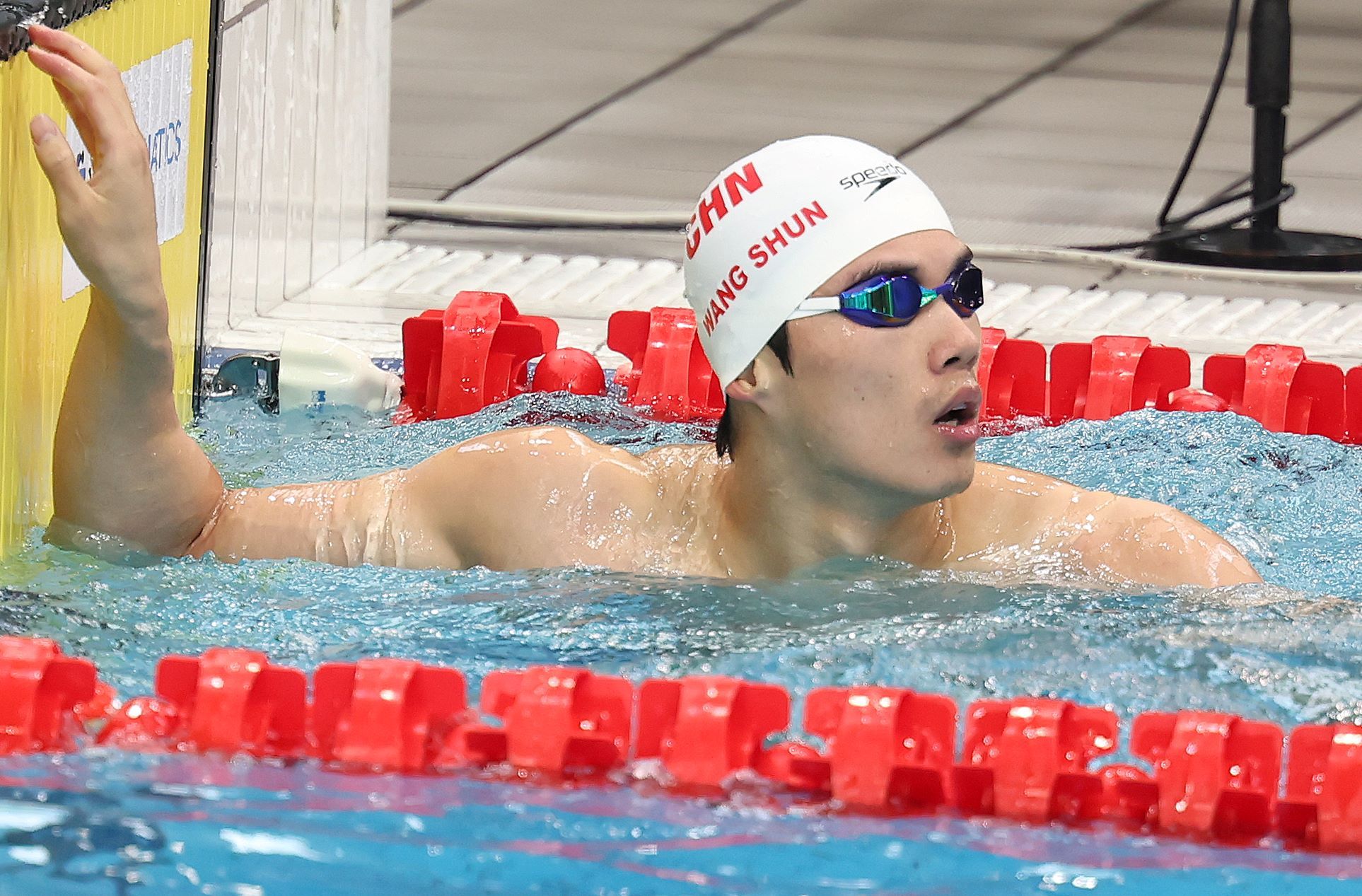 FB体育平台-非洲游泳选手表现出色，赢得掌声