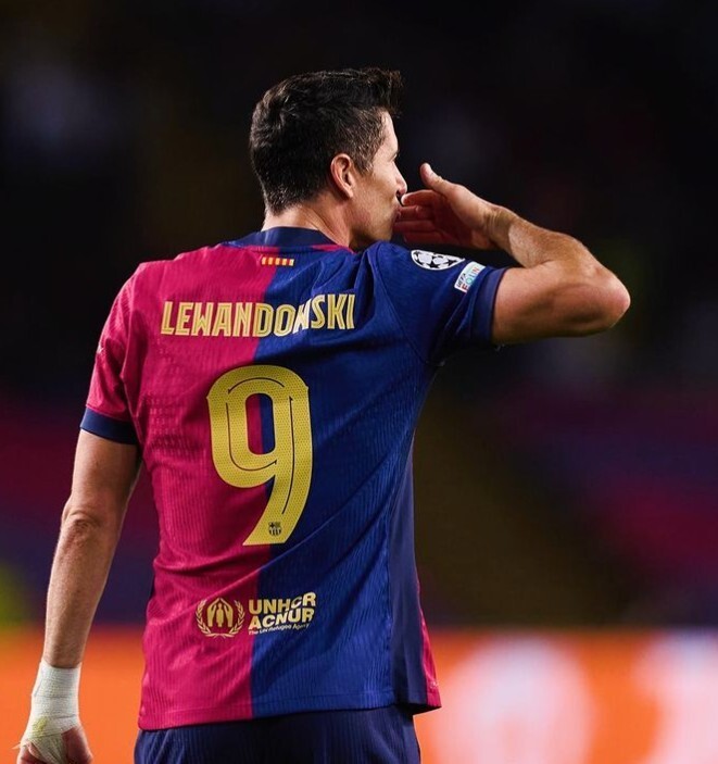 FB体育官网-莱万多夫斯基梅开二度,拜仁慕尼黑轻取对手