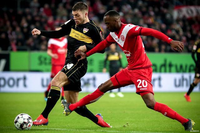 FB体育平台-非洲联赛尼日利亚队惊险击败喀麦隆晋级半决赛